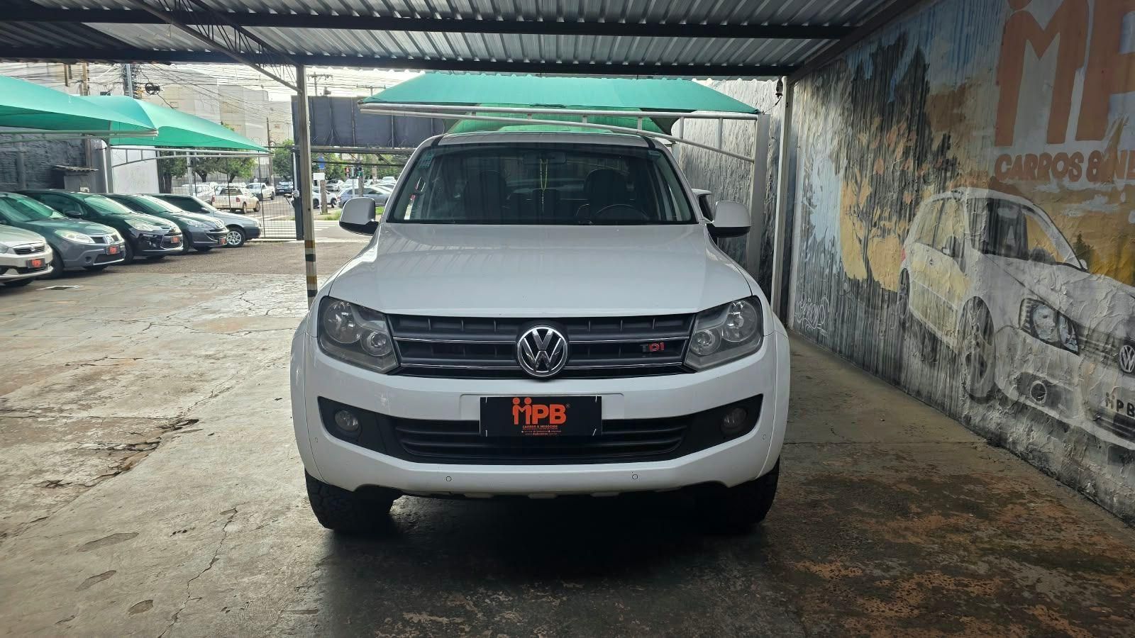 Vista principal de VOLKSWAGEN Amarok Trendline 2.0TDi 16v 4x4 C.D. 2014