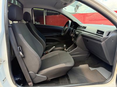VOLKSWAGEN Saveiro Robust 1.6 16v C.S. 2024 - miniatura 8