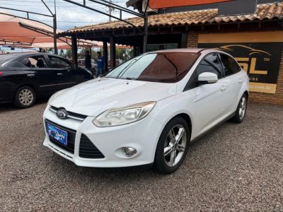 FORD Focus Sedan SE 1.6 16v Powershift 2015