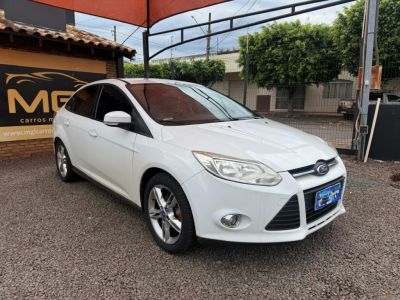 FORD Focus Sedan SE 1.6 16v Powershift 2015 - miniatura 2