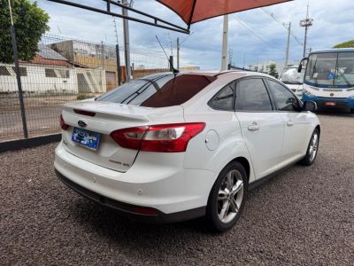 FORD Focus Sedan SE 1.6 16v Powershift 2015 - miniatura 8