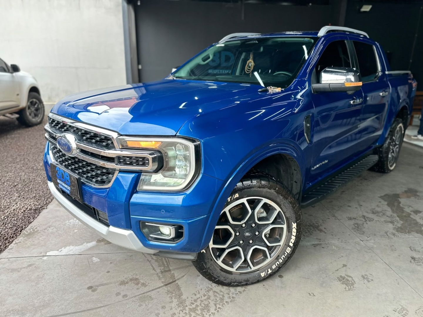 Vista principal de FORD Ranger Limited 3.0TDi V6 24v 4WD C.D. 2024