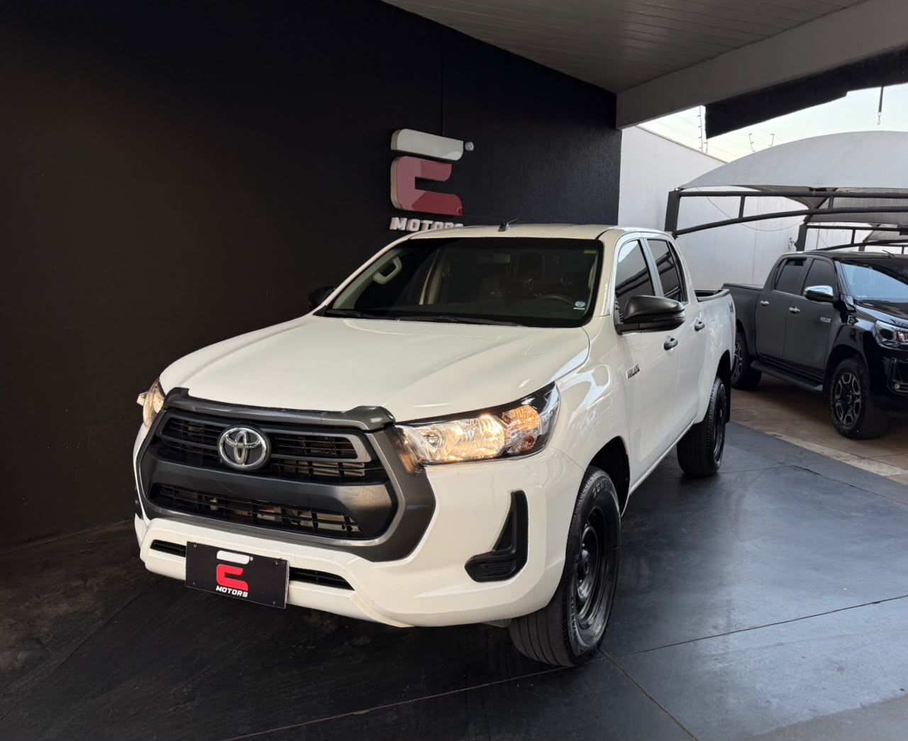 Vista principal de TOYOTA Hilux STD D4-D 2.8TDi 16v 4X4 C.D. 2024