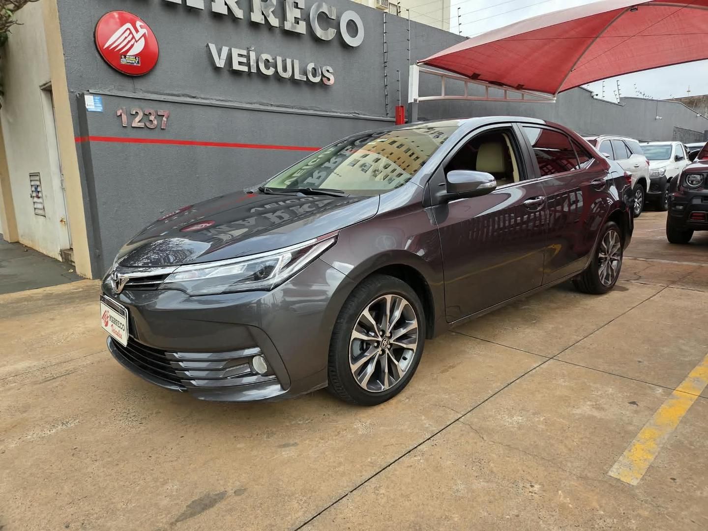 Vista principal de TOYOTA Corolla Altis 2.0 16v 2018