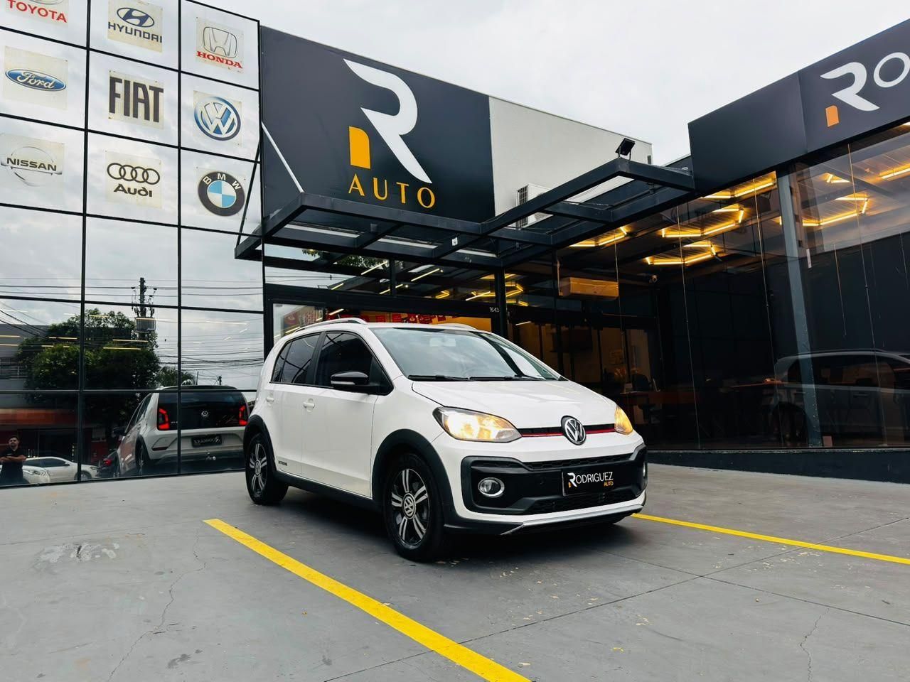 Vista principal de VOLKSWAGEN Up Xtreme 1.0 12v TSi 4p. 2021