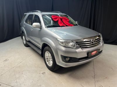 TOYOTA Hilux SW4 SR 2.7 16v 2015