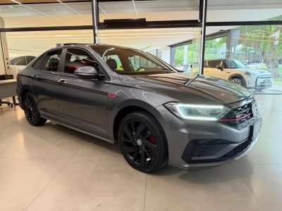 VOLKSWAGEN Jetta GLi 2.0 16v TSi 2020 - miniatura 2