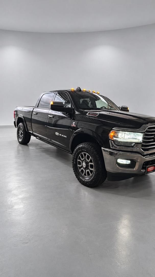 Vista principal de RAM 3500 Limited Edition Longhorn 6.7TDi 24v 4X4 C.D. 2022