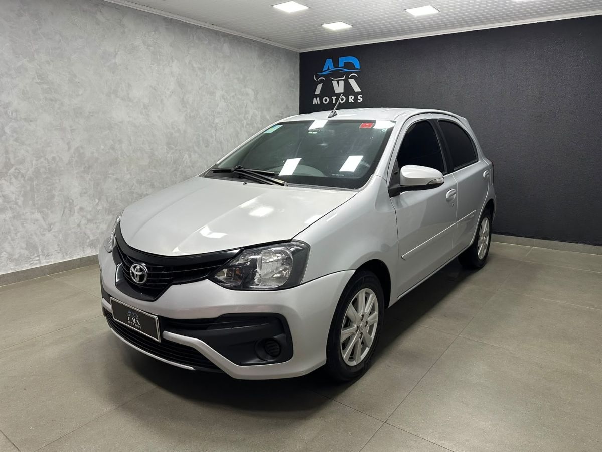 Vista principal de TOYOTA Etios X Plus 1.5 16v 2021