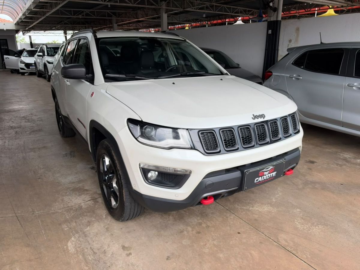 Vista principal de JEEP Compass Trailhawk 2.0TDi 16v 4x4 2018