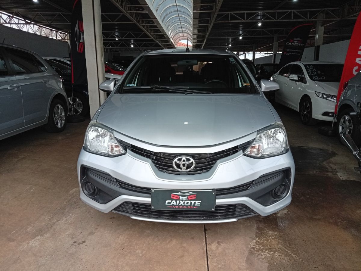 Vista principal de TOYOTA Etios Sedan XS 1.5 16v 2018