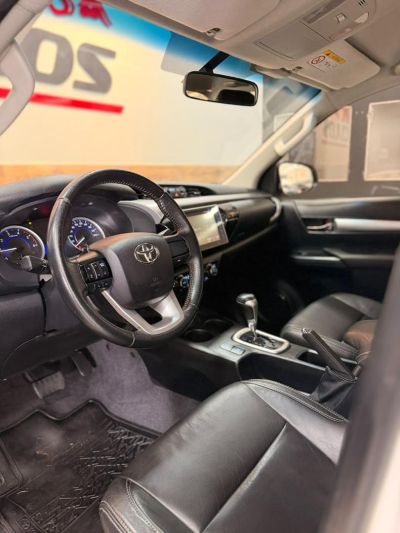 TOYOTA Hilux SR D4-D 2.8TDi 16v 4X4 C.D. 2019 - miniatura 8