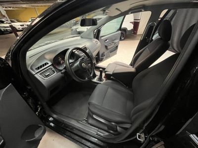 VOLKSWAGEN Fox 1.0 4p. 2011 - miniatura 16