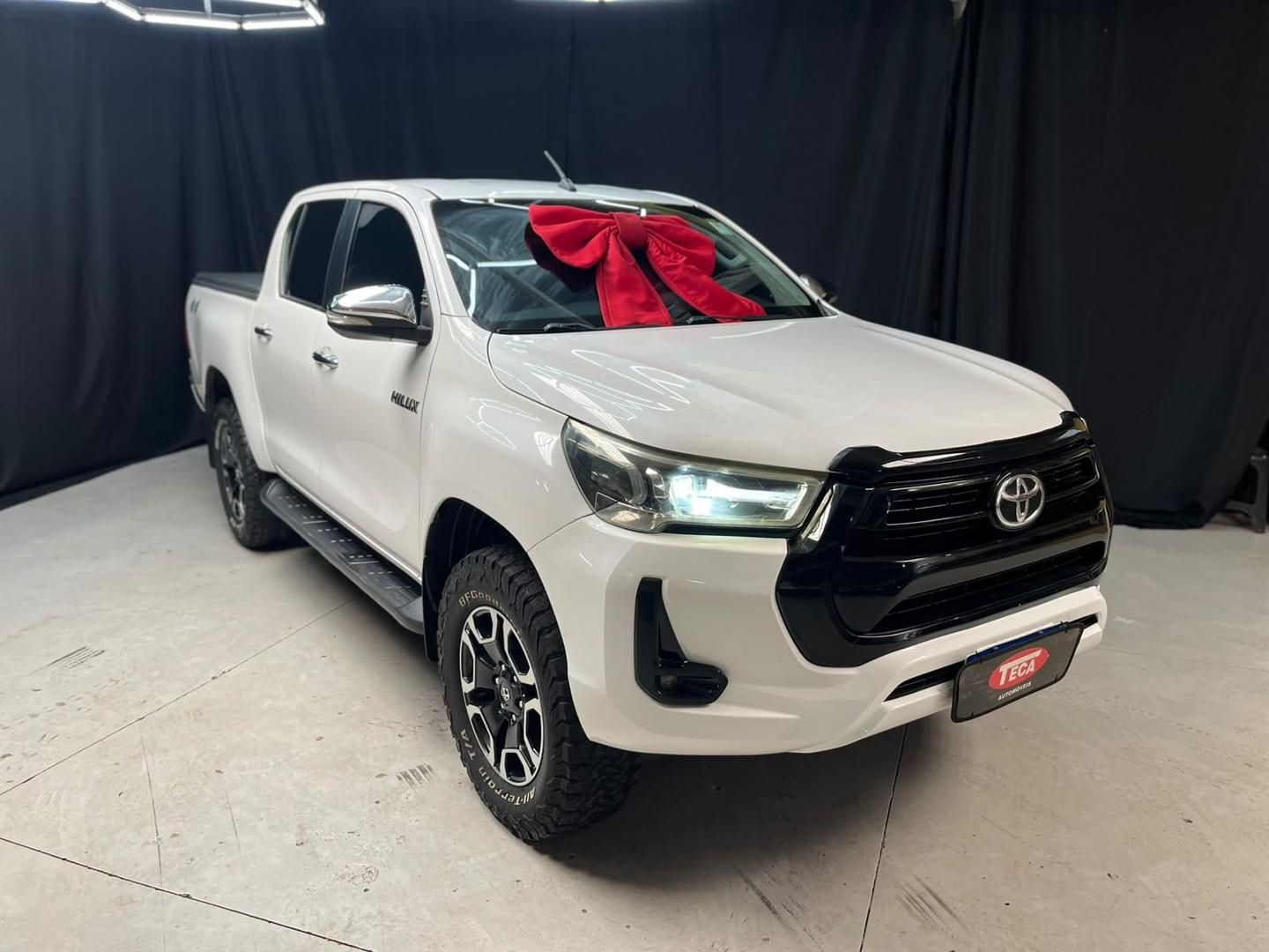 Vista principal de TOYOTA Hilux SRX D4-D 2.8TDi 16v 4X4 C.D. 2016