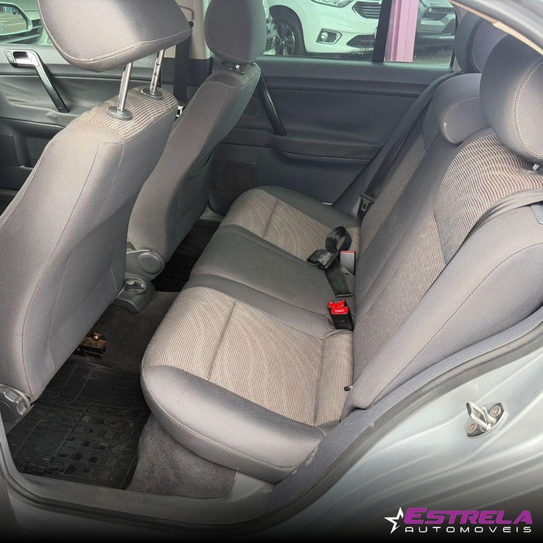 VOLKSWAGEN Polo Sedan Comfortline 1.6 2011 - miniatura 9