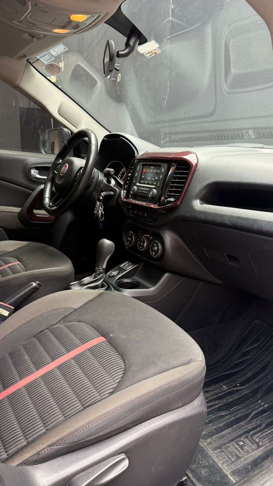 FIAT Toro Freedom 1.8 16v 2019 - miniatura 9