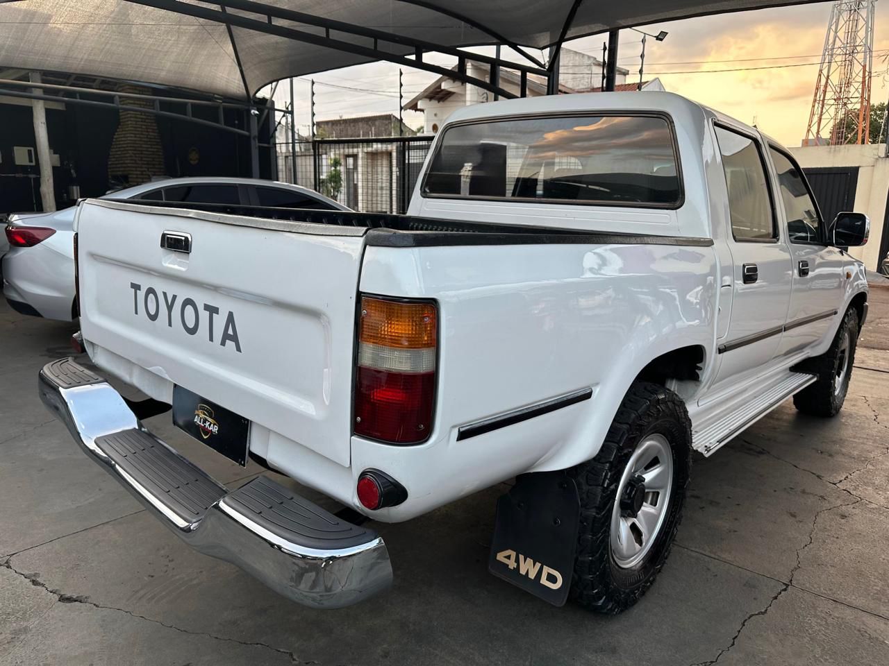 TOYOTA Hilux SR 3.0D 4X4 C.D. 2003 - miniatura 4