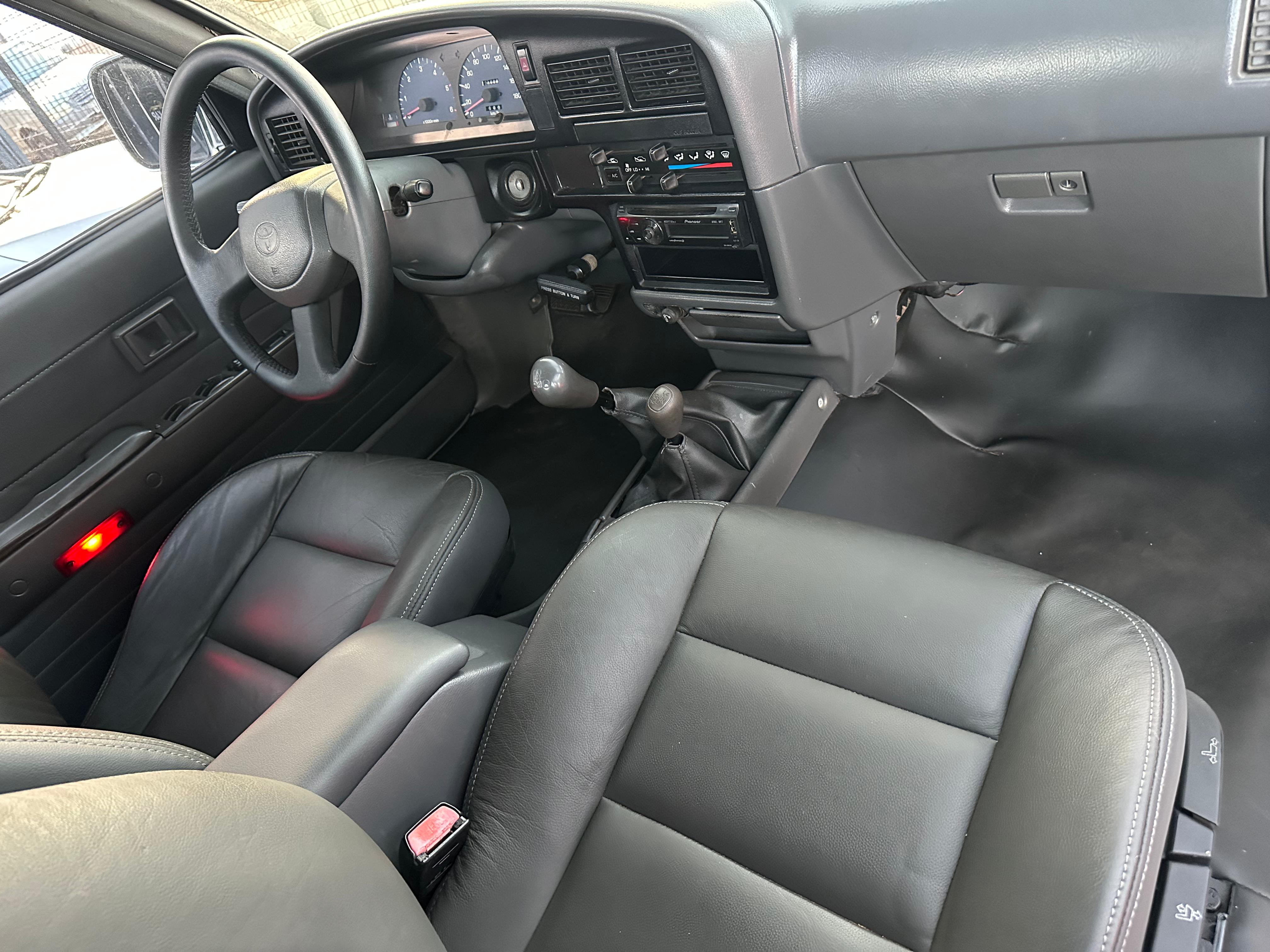 TOYOTA Hilux SR 3.0D 4X4 C.D. 2003 - miniatura 8