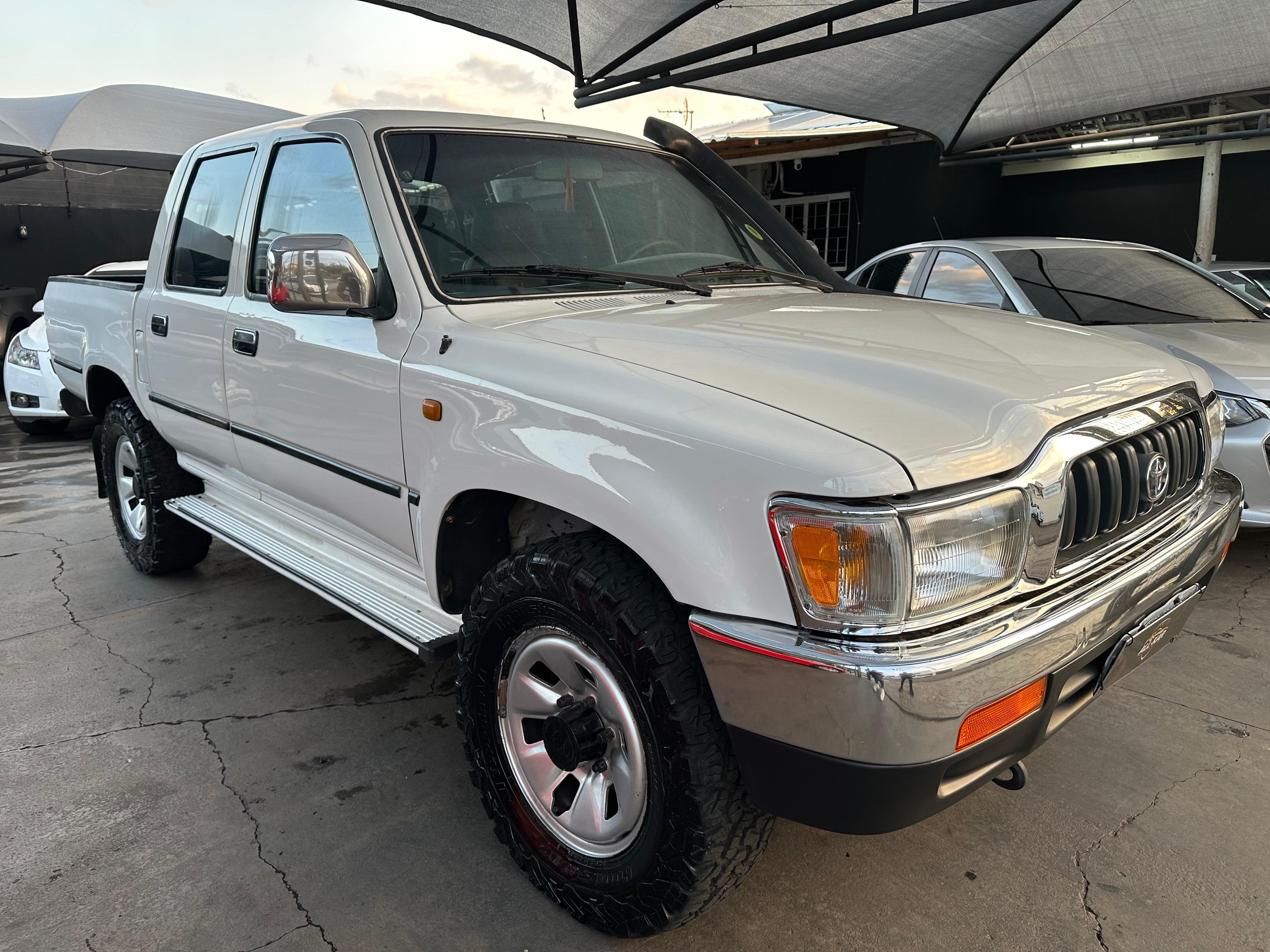 TOYOTA Hilux SR 3.0D 4X4 C.D. 2003 - miniatura 3