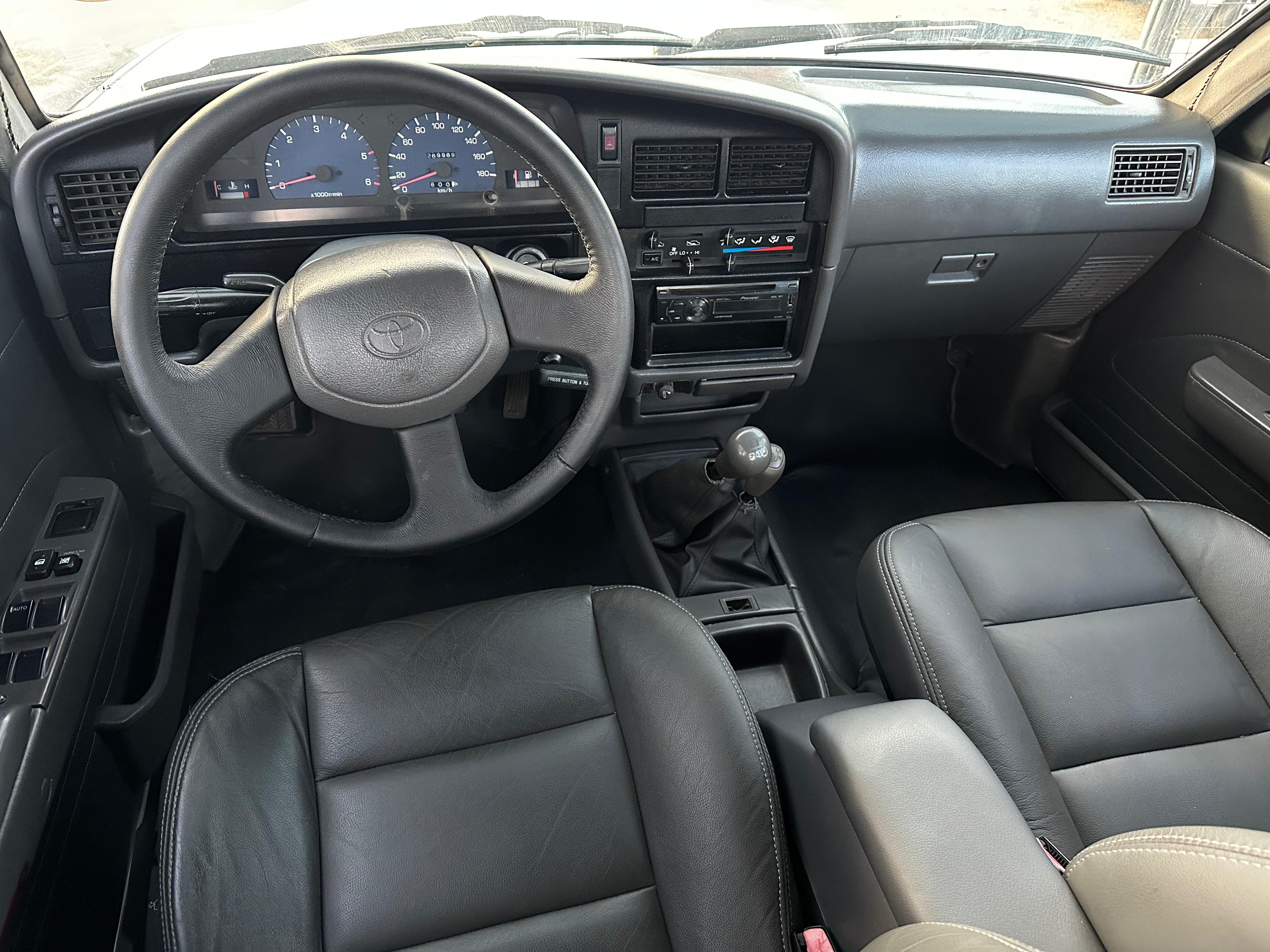 TOYOTA Hilux SR 3.0D 4X4 C.D. 2003 - miniatura 7
