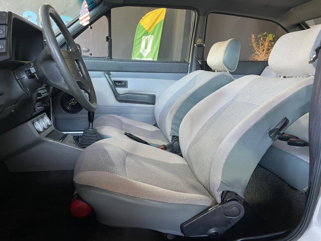 VOLKSWAGEN Gol CL 1.8i 2p. 1991 - miniatura 8