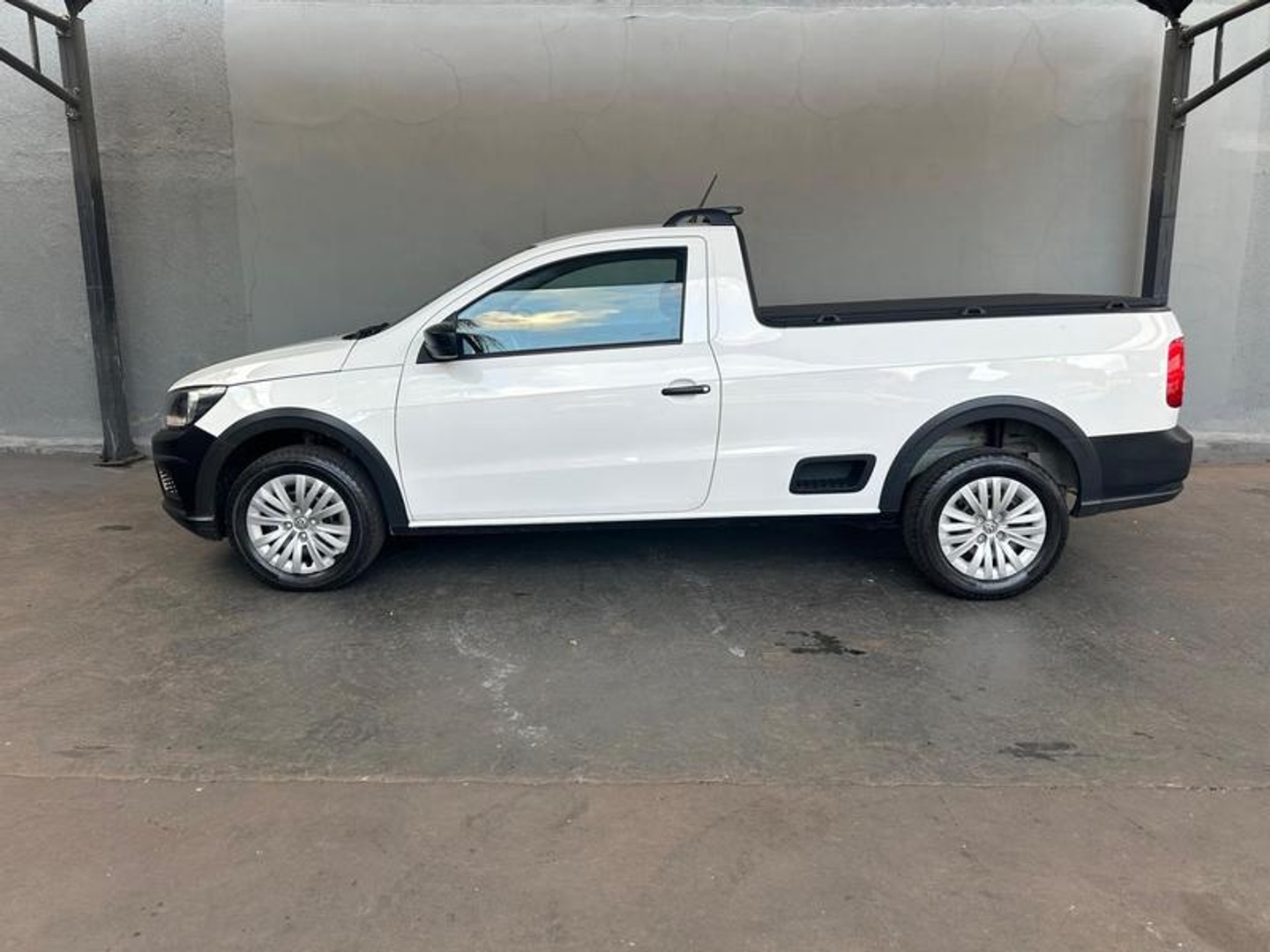 VOLKSWAGEN Saveiro Robust 1.6 C.S. 2023 - miniatura 3