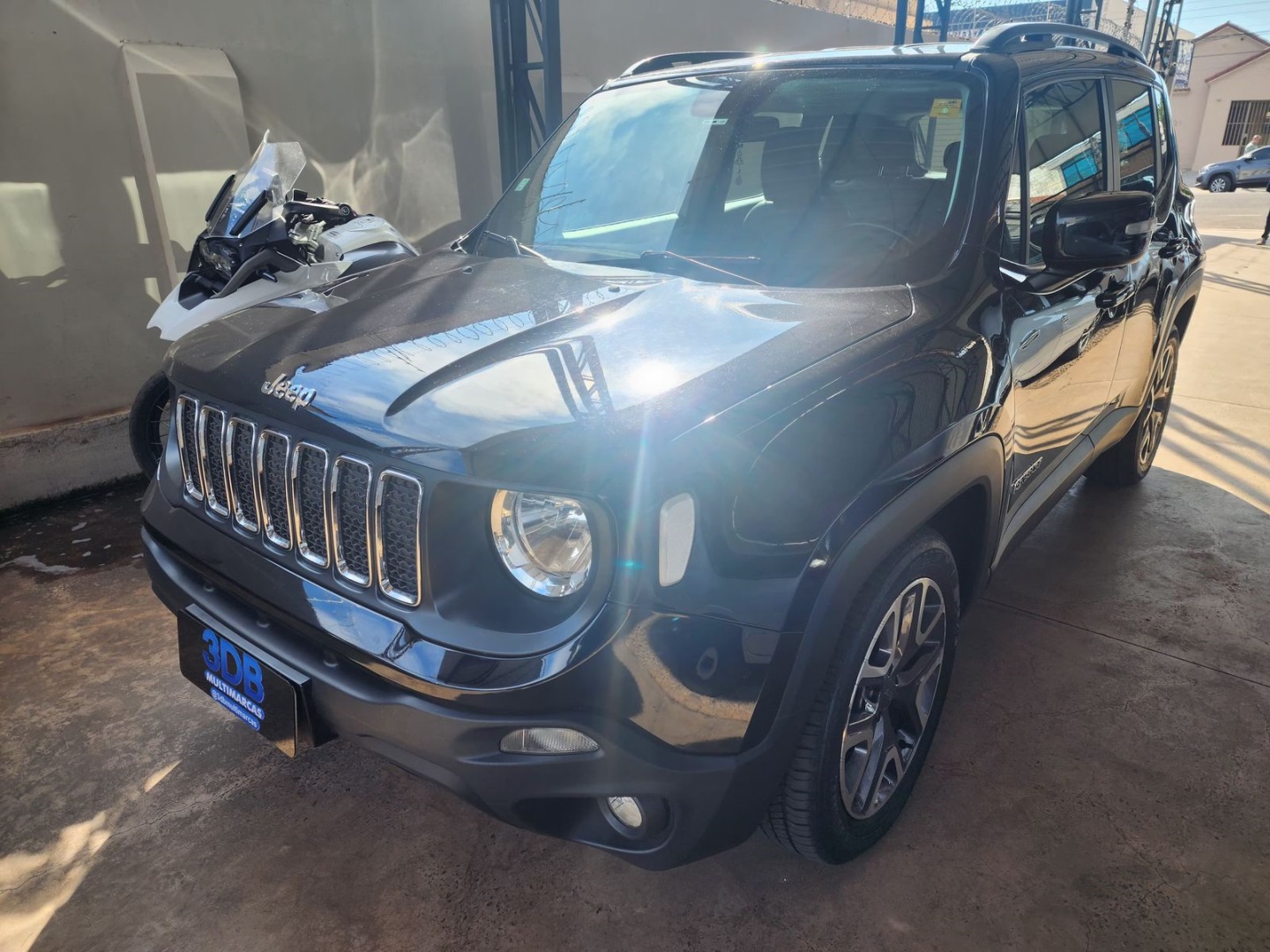 Vista principal de JEEP Renegade Longitude 1.8 16v 2019