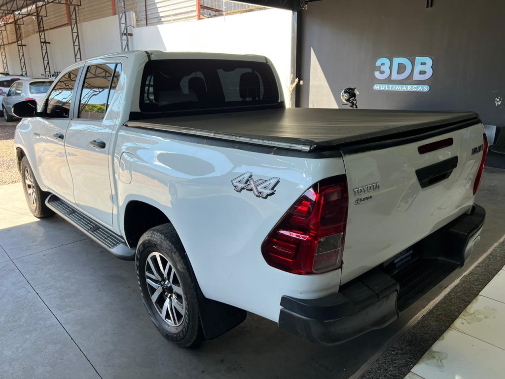 TOYOTA Hilux 2.8D 4X4 C.D. 2021 - miniatura 6