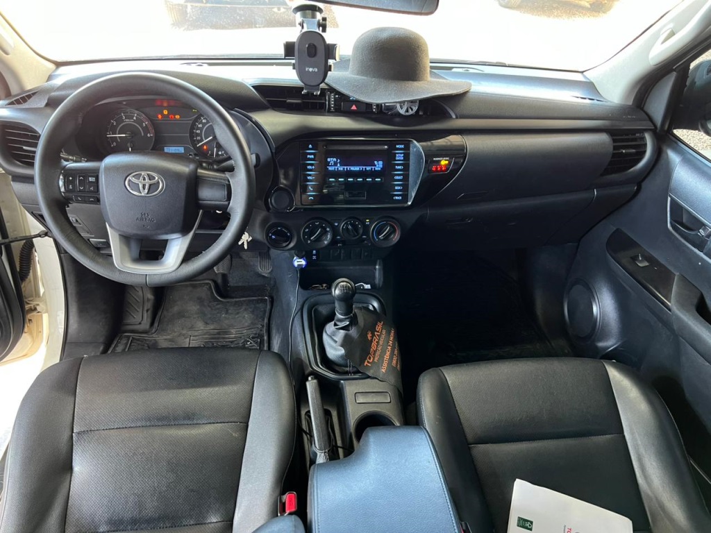 TOYOTA Hilux 2.8D 4X4 C.D. 2021 - miniatura 4