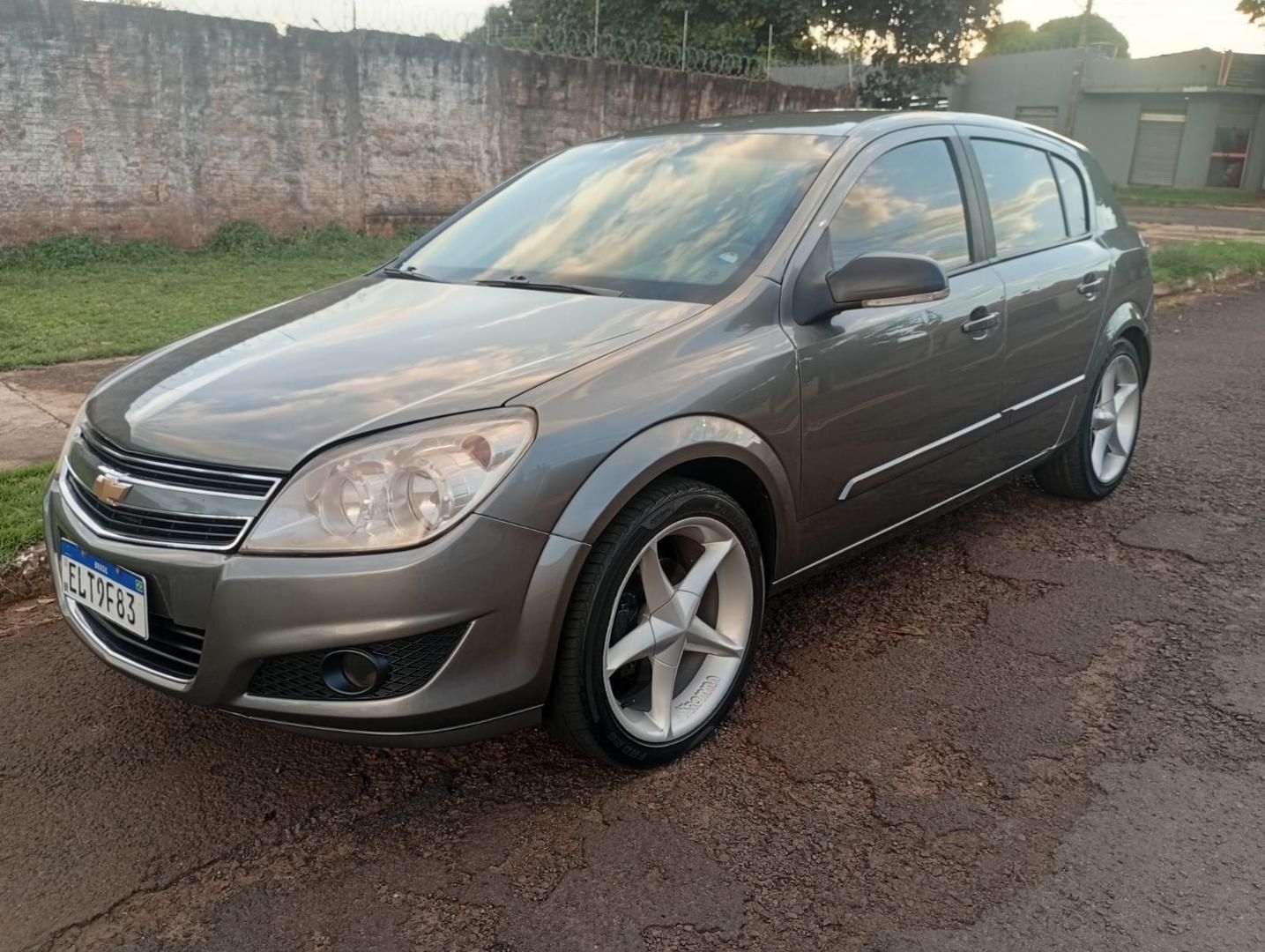 Vista principal de CHEVROLET Vectra Hatch GT 2.0 2010