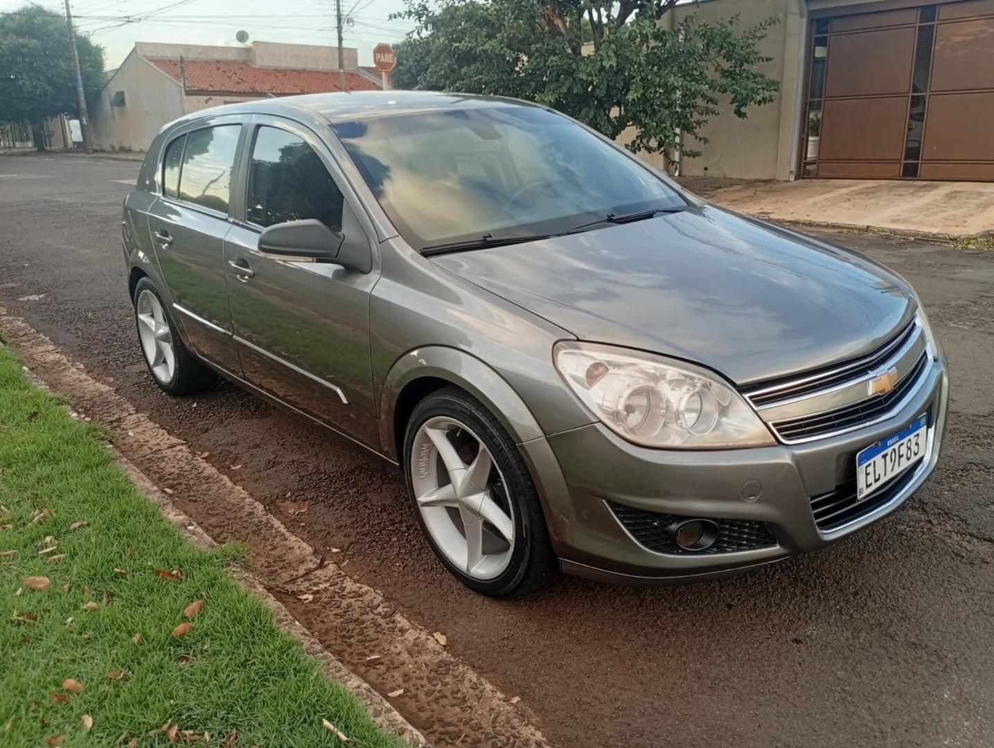 CHEVROLET Vectra Hatch GT 2.0 2010 - miniatura 2