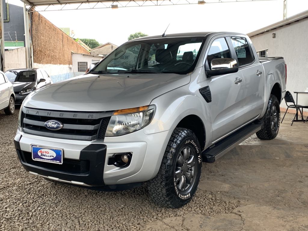Vista principal de FORD Ranger XLS 2.5 16v C.D. 2013