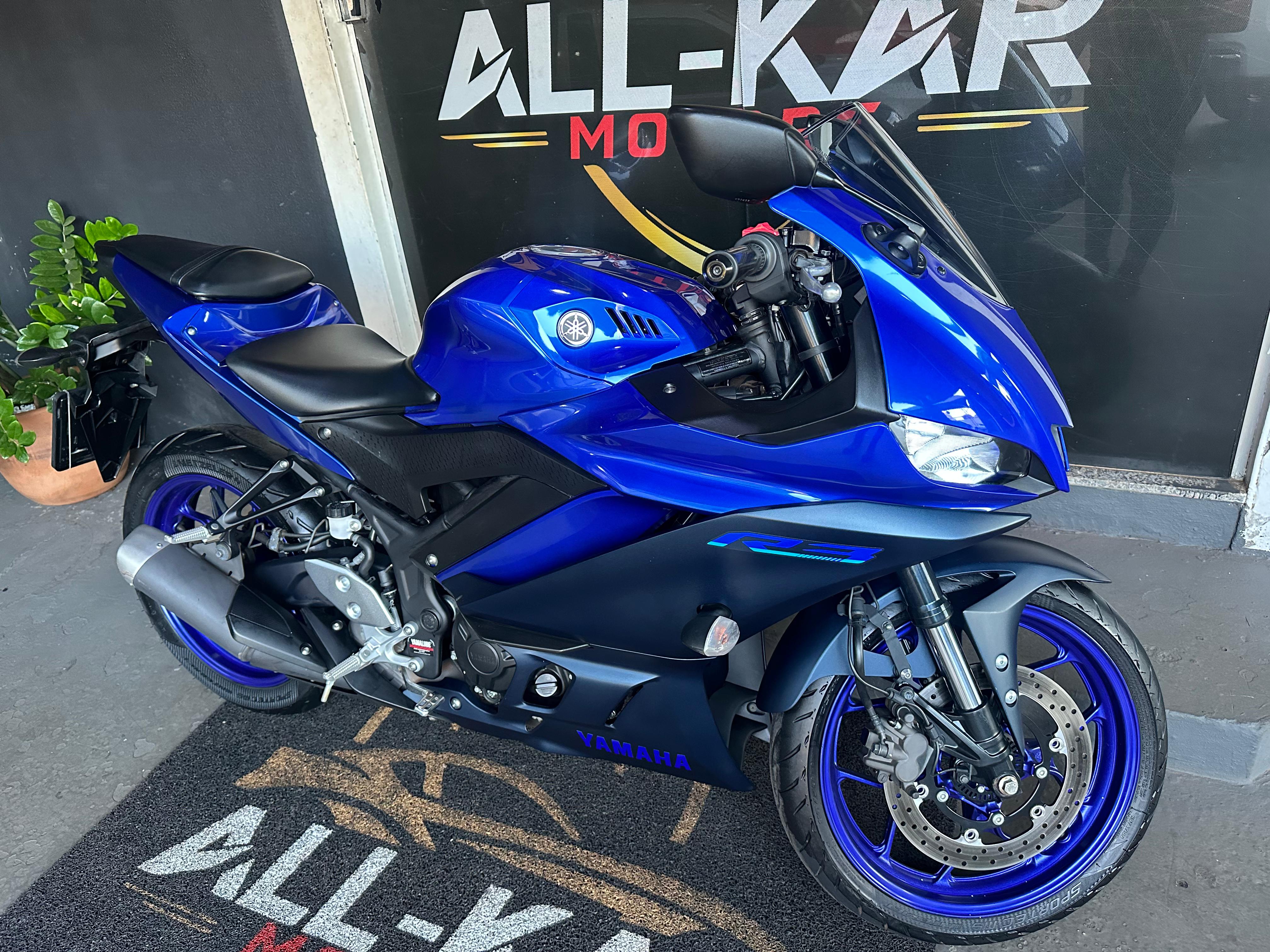 YAMAHA YZF R3 321 2023 - miniatura 3