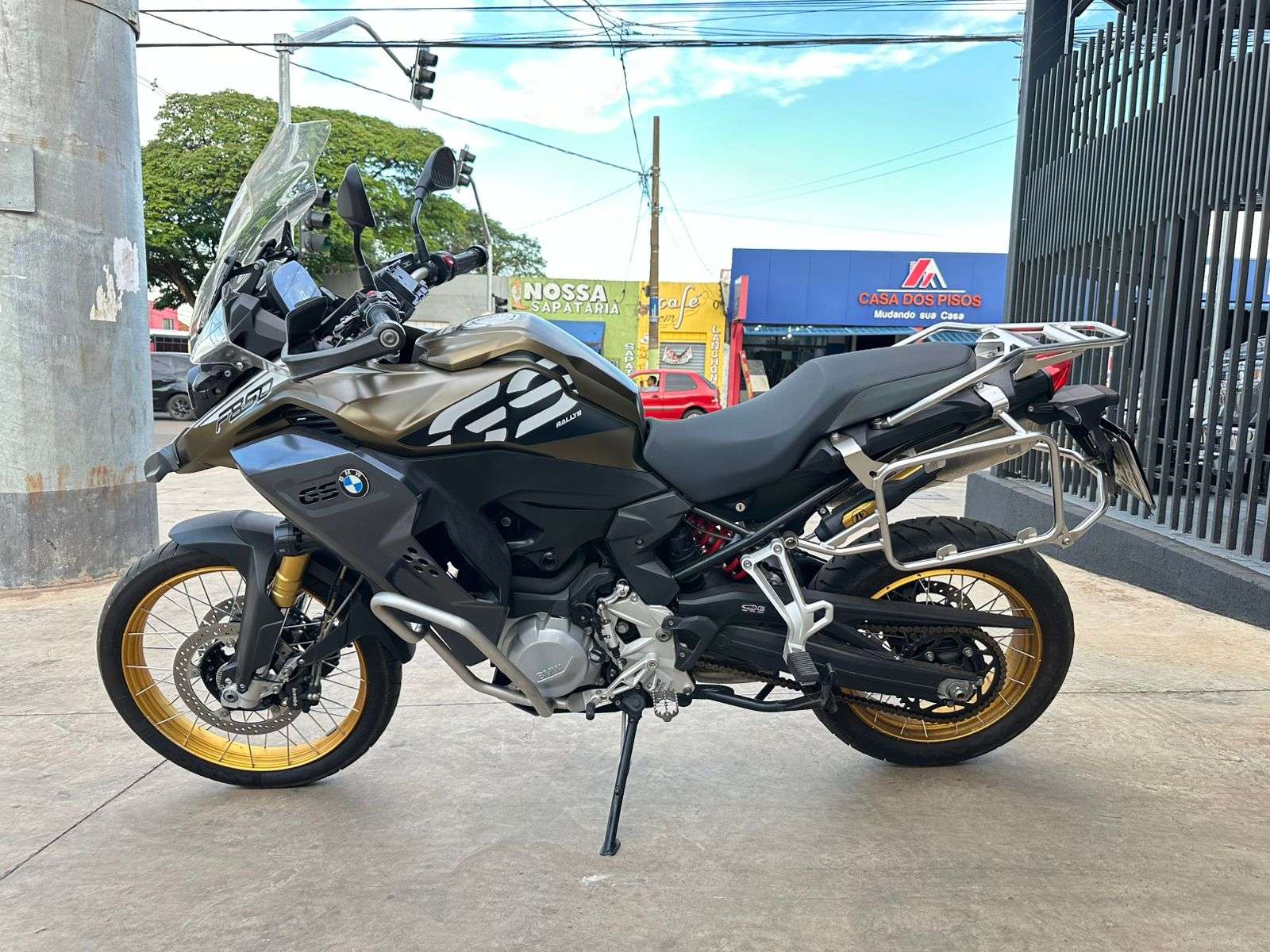 BMW F 850 GS Adventure Premium 2023 - miniatura 2