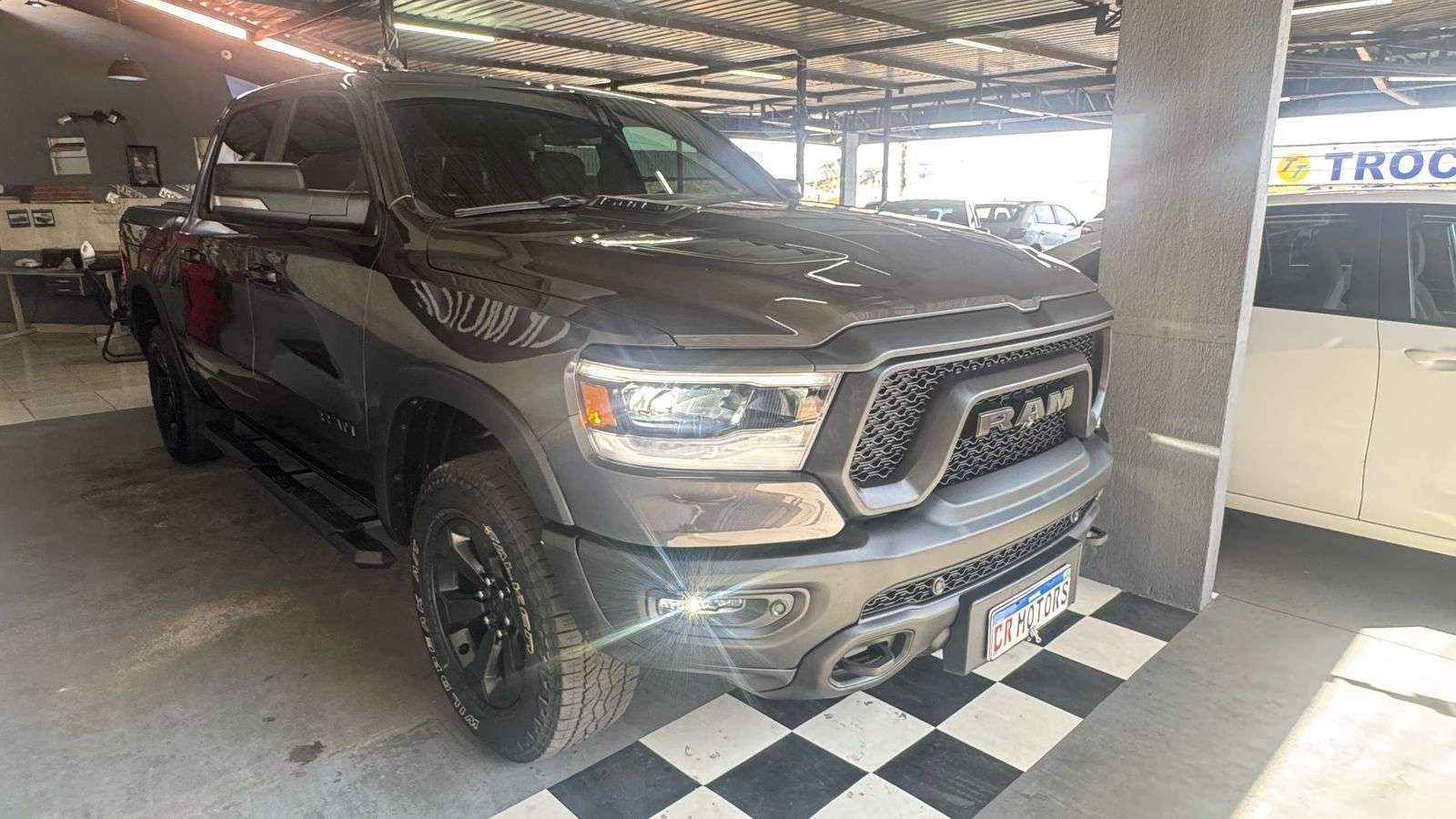 RAM 1500 Rebel 5.7 V8 4X4 C.D. 2024 - miniatura 3
