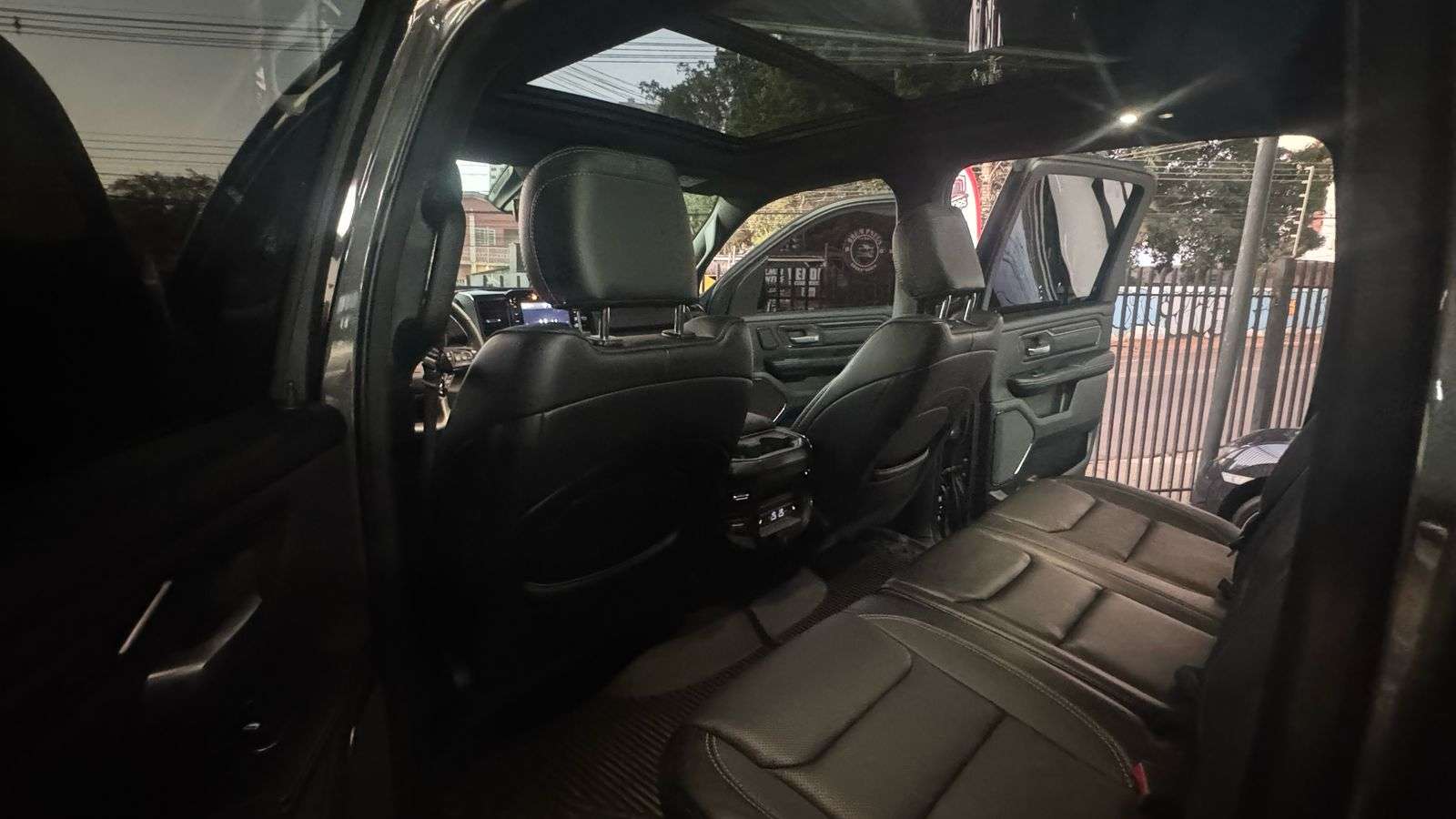 RAM 1500 Rebel 5.7 V8 4X4 C.D. 2024 - miniatura 10