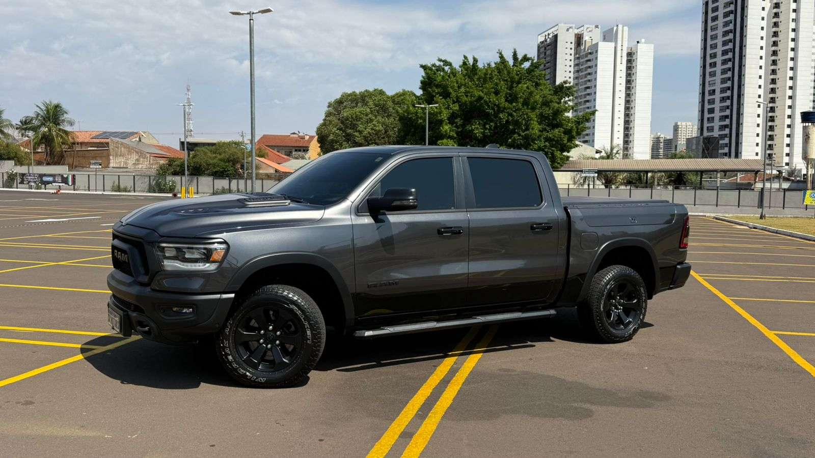 RAM 1500 Rebel 5.7 V8 4X4 C.D. 2024 - miniatura 6