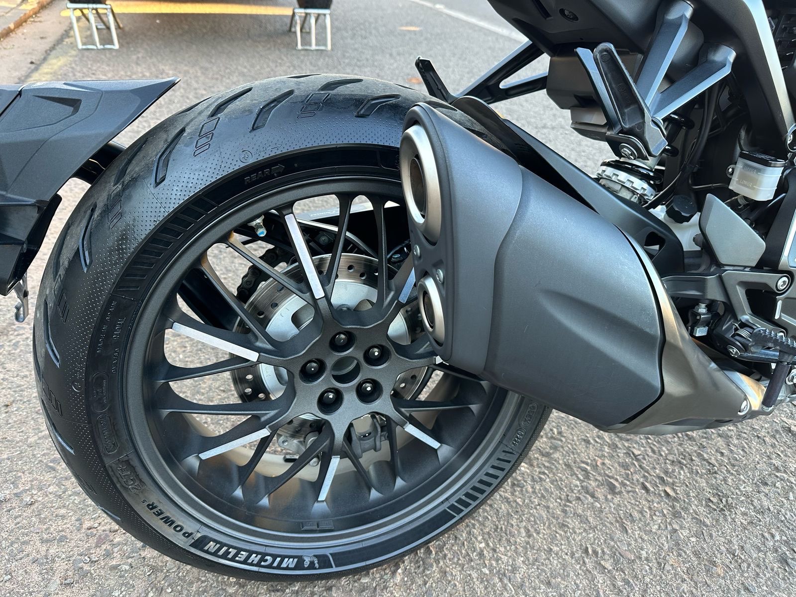 HONDA CB 1000R Black Edition 2023 - miniatura 9
