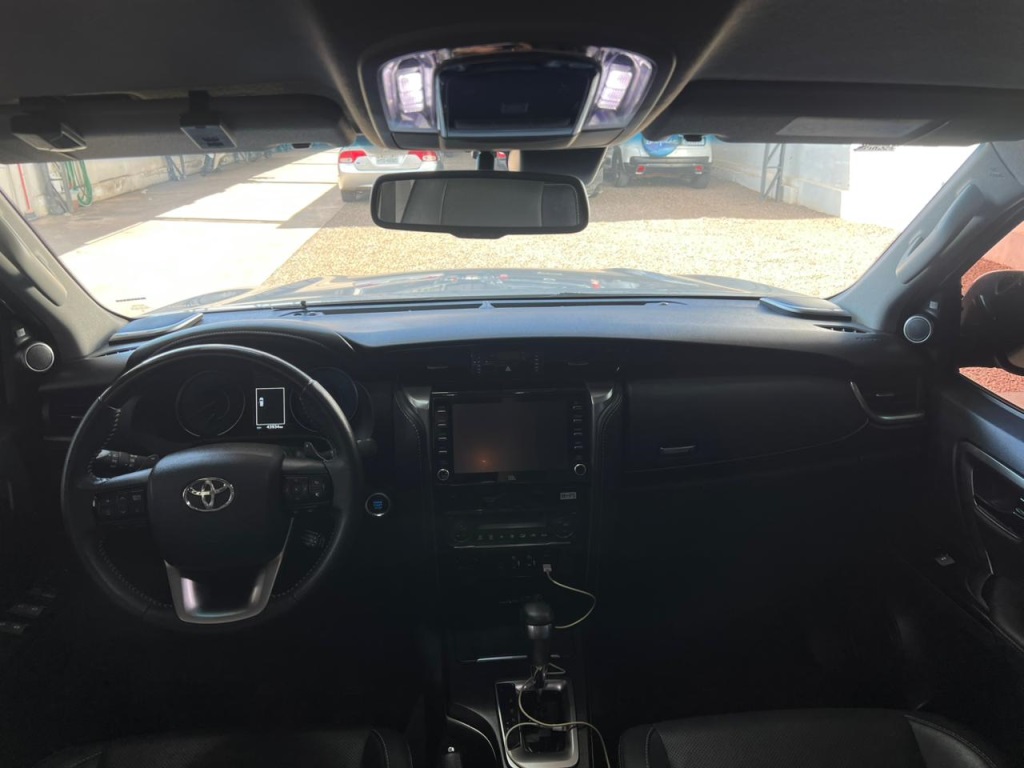 TOYOTA Hilux SW4 SRX D4-D 2.8TDi 16v 4x4 2023 - miniatura 4