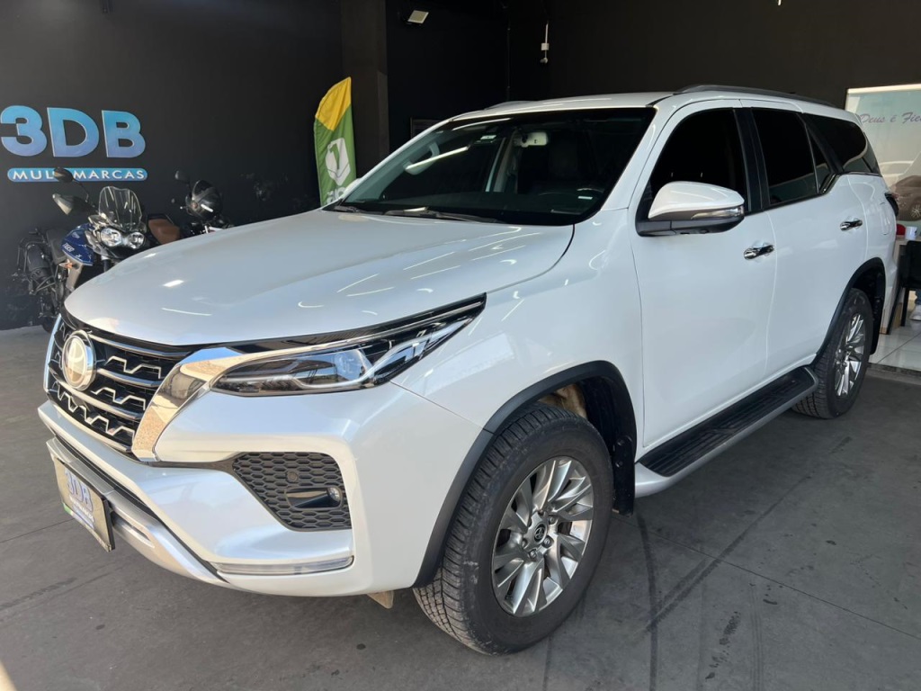 TOYOTA Hilux SW4 SRX D4-D 2.8TDi 16v 4x4 2023