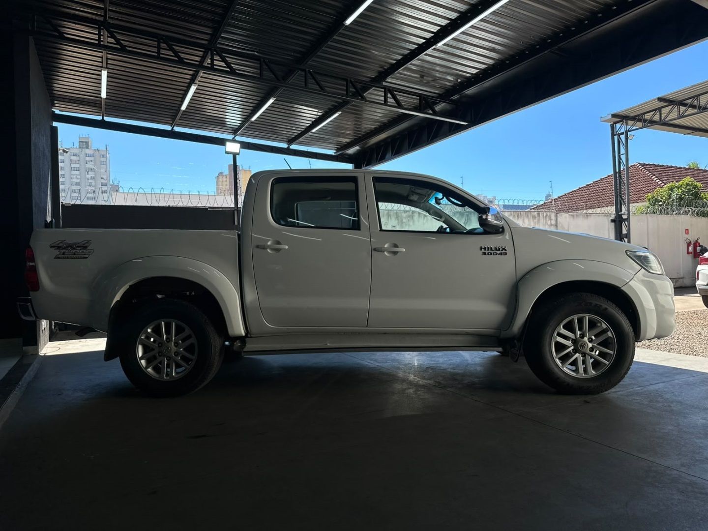 TOYOTA Hilux SRV D4-D 3.0TDi 16v 4X4 C.D. 2013 - miniatura 2