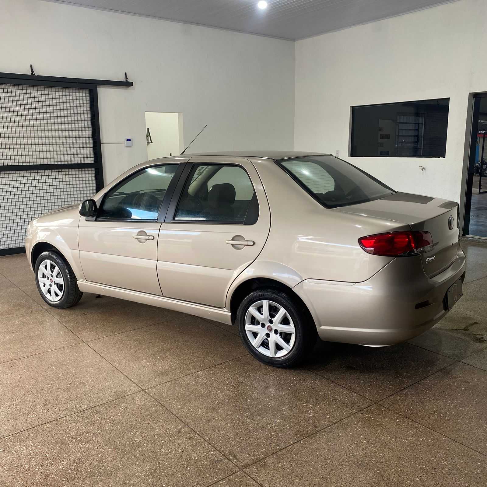 FIAT Siena EL 1.0 2013 - miniatura 4