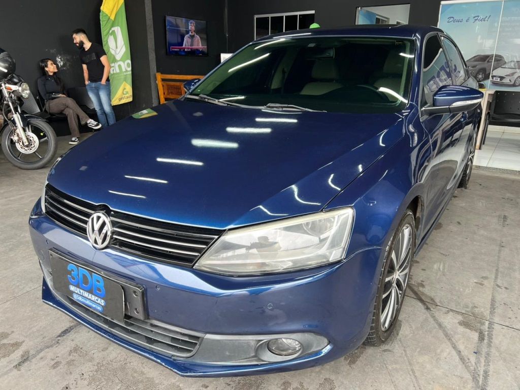 Vista principal de VOLKSWAGEN Jetta Comfortline 2.0 2014