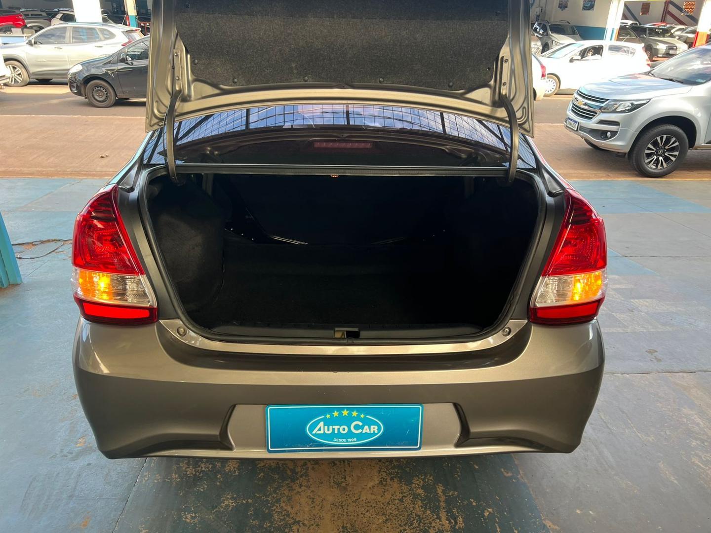 TOYOTA Etios Sedan XS 1.5 16v 2018 - miniatura 9