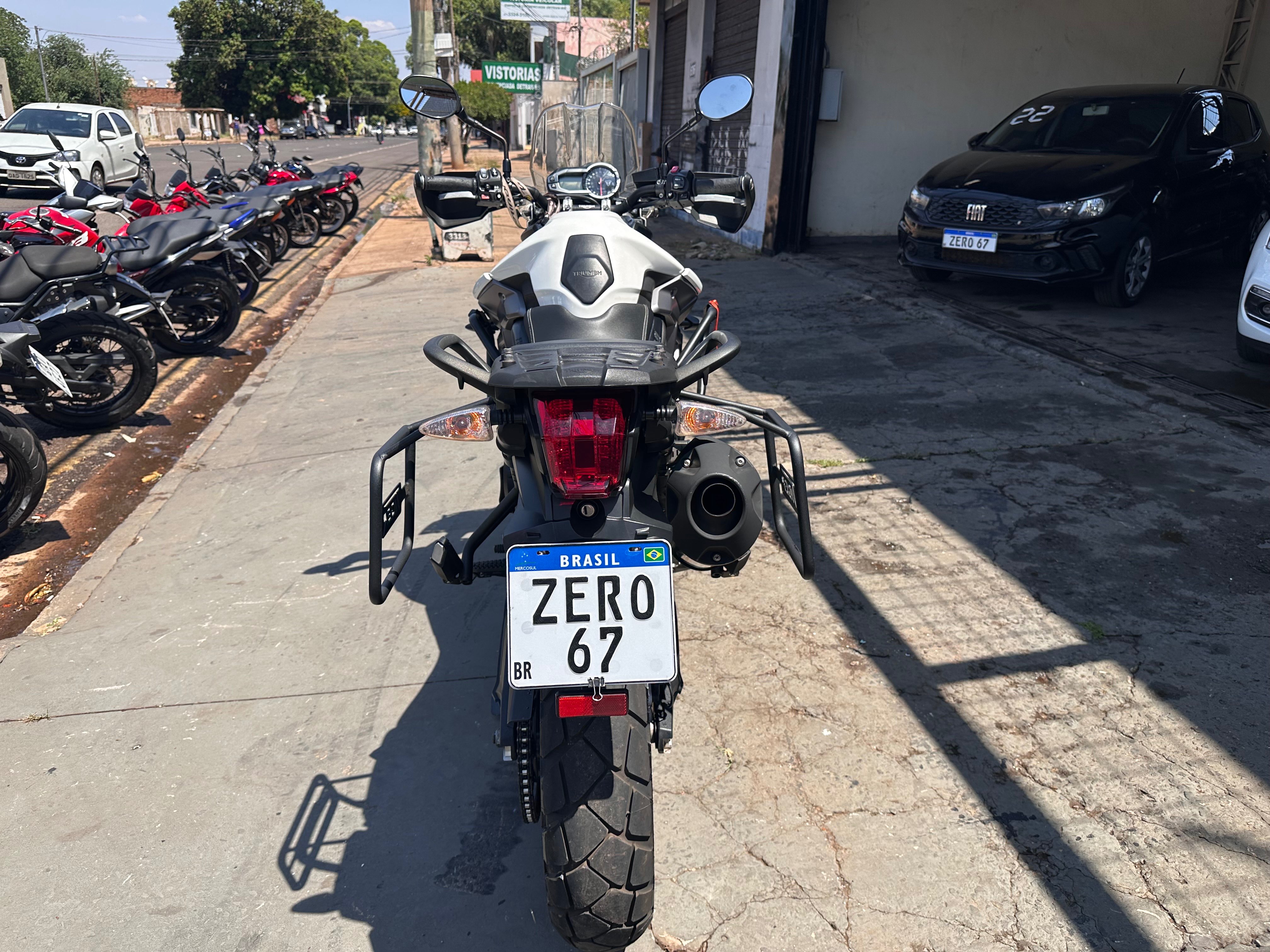 TRIUMPH Tiger 800 XRX 2017 - miniatura 4