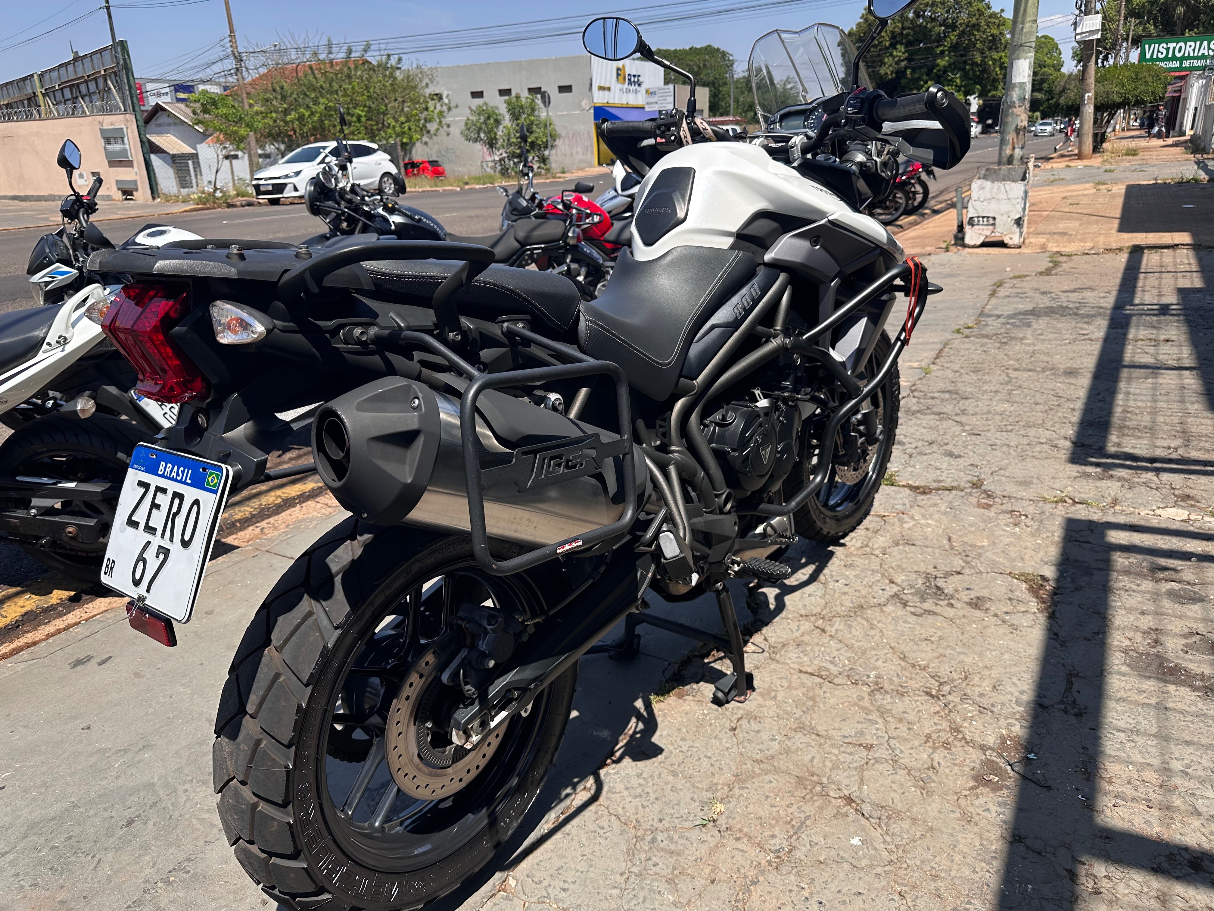 TRIUMPH Tiger 800 XRX 2017 - miniatura 10