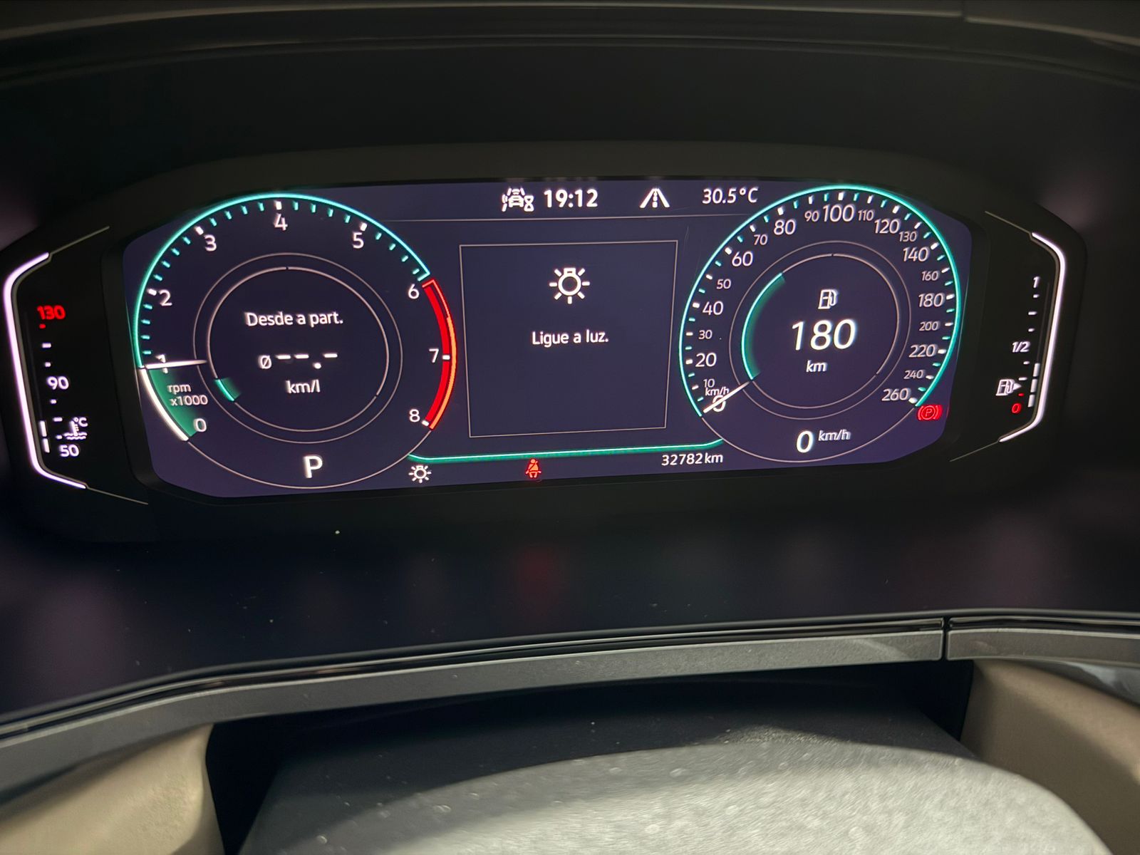 VOLKSWAGEN Taos Launch Edition 1.4 16v TSi 2022 - miniatura 9