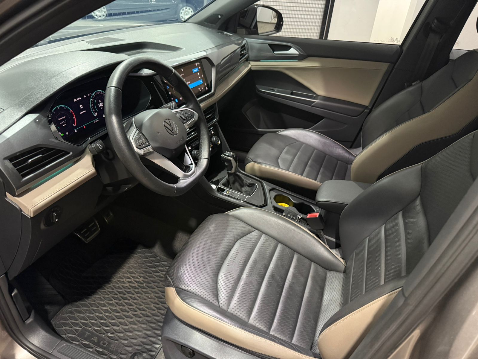 VOLKSWAGEN Taos Launch Edition 1.4 16v TSi 2022 - miniatura 7