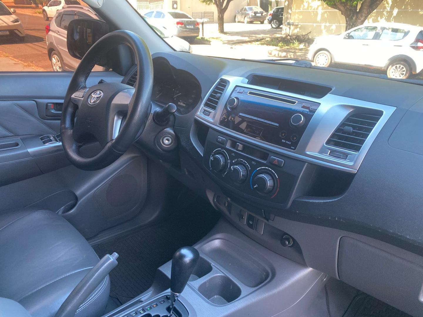 TOYOTA Hilux SR 2.7 16v C.D. 2014 - miniatura 7
