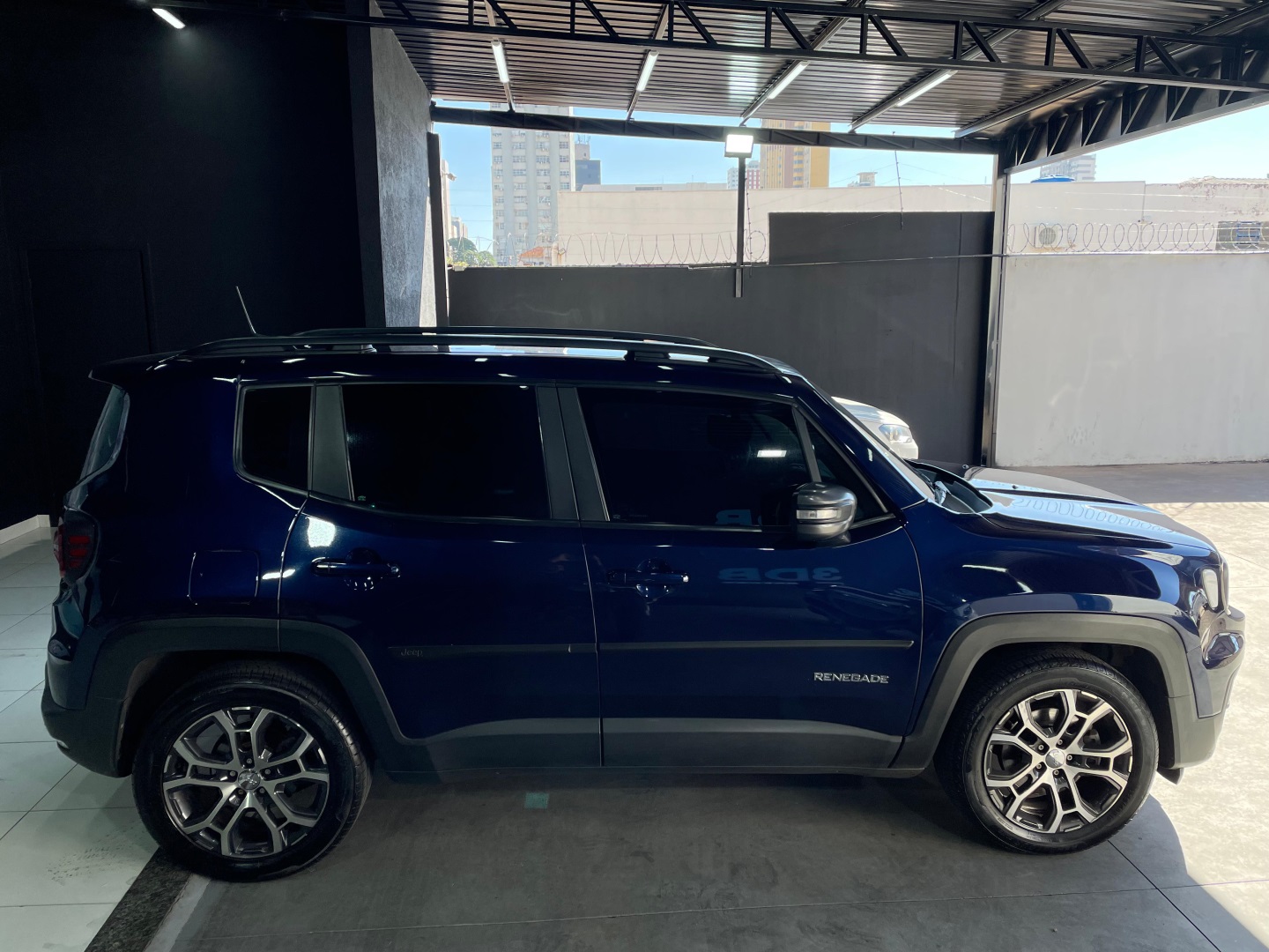 JEEP Renegade Longitude 1.3 16v T270 2023 - miniatura 9